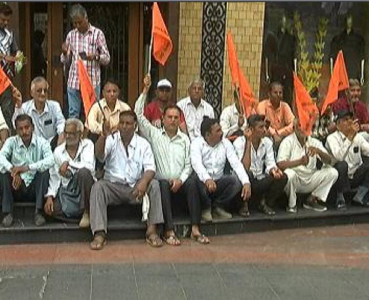Kisan Sangh Protest : Kisan Sangh protest at home minister of state Harsh Sanghvi home in Surat Kisan Sangh Protest : કિસાન સંઘે ગૃહમંત્રી હર્ષ સંઘવીના ઘરનો કર્યો ઘેરાવ, બે વાગ્યે મુલાકાત માટે આપ્યો સમય