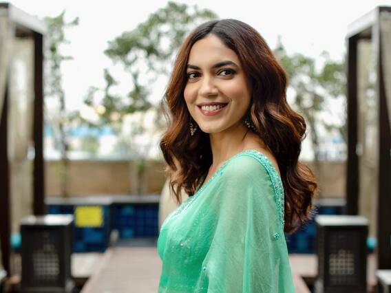 Ritu Varma: ఓర చూపులతో కవ్విస్తున్న రితూ వర్మ Ritu Varma: ఓర చూపులతో కవ్విస్తున్న రితూ వర్మ