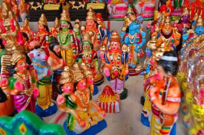 Navratri Kollu Toys Sale Fair Starts at Tiruchi Boombukar Company TNN திருச்சி பூம்புகார் நிறுவனத்தில் நவராத்திரி கொலு பொம்மைகள் விற்பனை கண்காட்சி  தொடக்கம்