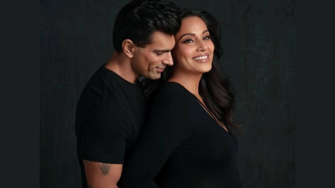 Bipasha Basu Baby Shower: আর ক'দিন পরই আসবে সন্তান, বাঙালি সাজে সাধভক্ষণ বিপাশা বসুর Bipasha Basu Dons A Vibrant Pink Saree For 'Shaadh' Ceremony, Gets Pampered With Her Favourite Food, know in details Bipasha Basu Baby Shower: আর ক'দিন পরই আসবে সন্তান, বাঙালি সাজে সাধভক্ষণ বিপাশা বসুর