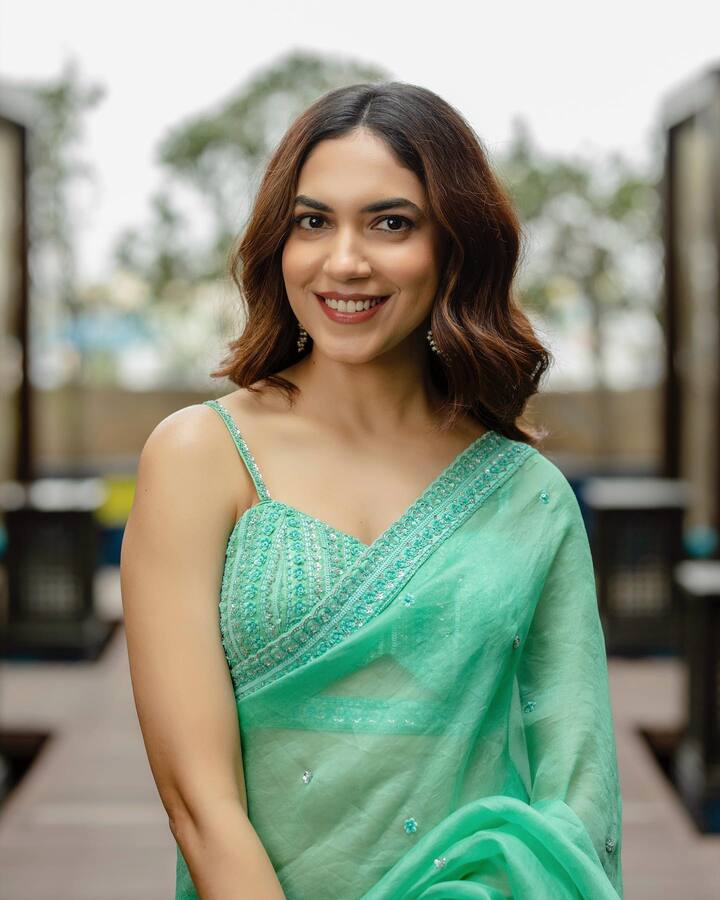 ఈ ముద్దుగుమ్మ ప్రస్తుతం తెలుగులో కొన్ని సినిమాలు చేస్తున్నది. Image Credit: Ritu Varma / Instagram