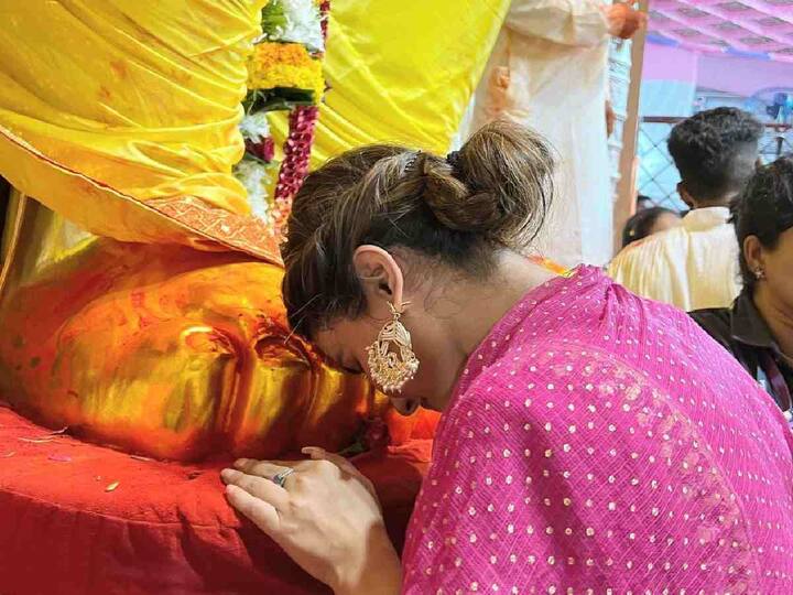 या 11 दिवसांच्या उत्सवात भक्तांनी बाप्पाचं मनोभावे दर्शन घेतलं. दरम्यान, काही कलाकारांनी देखील बाप्पाच्या दर्शनाला गर्दी केली होती.