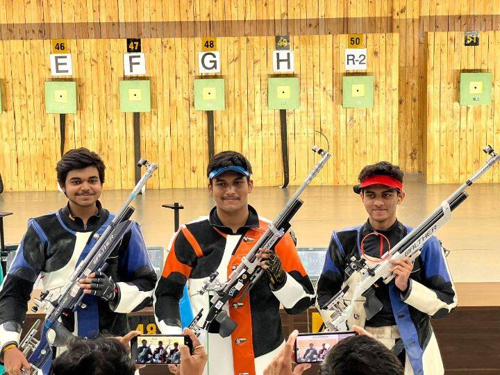 रुद्राक्ष आणि ऐश्वर्या यांनी आठ जणांच्या उपांत्य फेरीत अनुक्रमे 261.9 आणि 261.3 गुणांसह पहिले आणि दुसरे स्थान पटकावले.