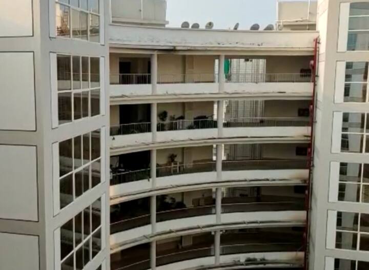 up news jhansi 12th class student committed suicide by jumping from the 8th floor ann Jhansi News: इंस्टाग्राम पर लिखा 'क्या मैं कूद जाऊं?' जवाब ऐसा मिला कि 8वीं मंजिल से छात्र ने लगा दी छलांग