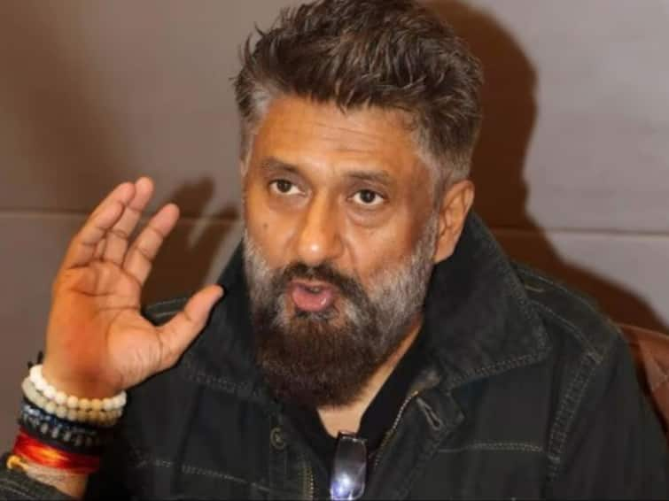 vivek agnihotri reaction on saeed mirza calling the kashmir files garbage Vivek Agnihotri: 'द कश्मीर फाईल्स'ला कचरा म्हणणाऱ्या दिग्दर्शकांना  विवेक अग्निहोत्रींचं उत्तर; म्हणाले, 'द दिल्ली फाईल्सनंतर...'