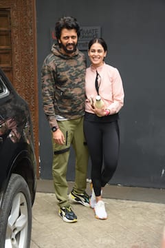 Genelia: బాంద్రా జిమ్ దగ్గర జెనీలియా, రితేశ్‌ దేశ్‌ముఖ్‌ దంపతులు