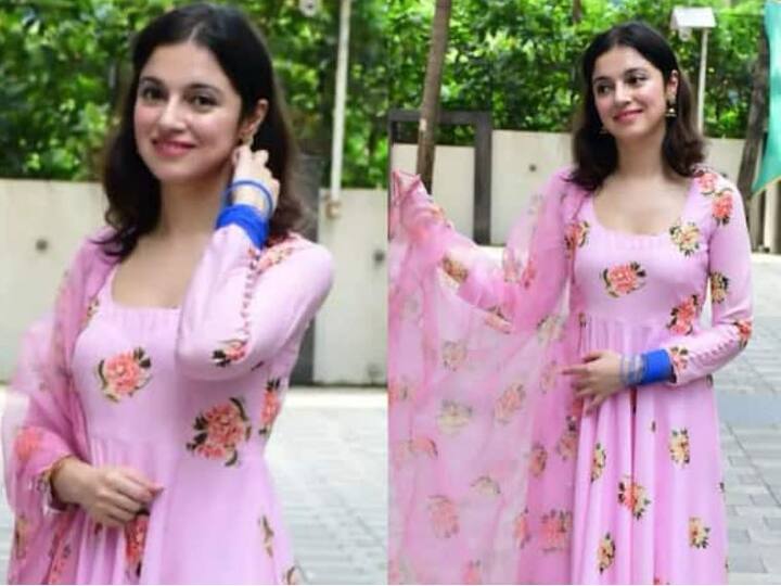 ਅਦਾਕਾਰਾ ਦਿਵਿਆ ਆਪਣੀ ਮਿਲਕੀ ਖ਼ੂਬਸੂਰਤੀ ਲਈ ਮਸ਼ਹੂਰ ਹੈ, ਉਹ ਜਿੱਥੇ ਵੀ ਜਾਂਦੀ ਹੈ ਪੈਪਰਾਜੀ ਉਸ ਦੀ ਝਲਕ ਕੈਮਰੇ ਵਿੱਚ ਕੈਦ ਕਰਨ ਦਾ ਮੌਕਾ ਨਹੀਂ ਛੱਡਦੇ।