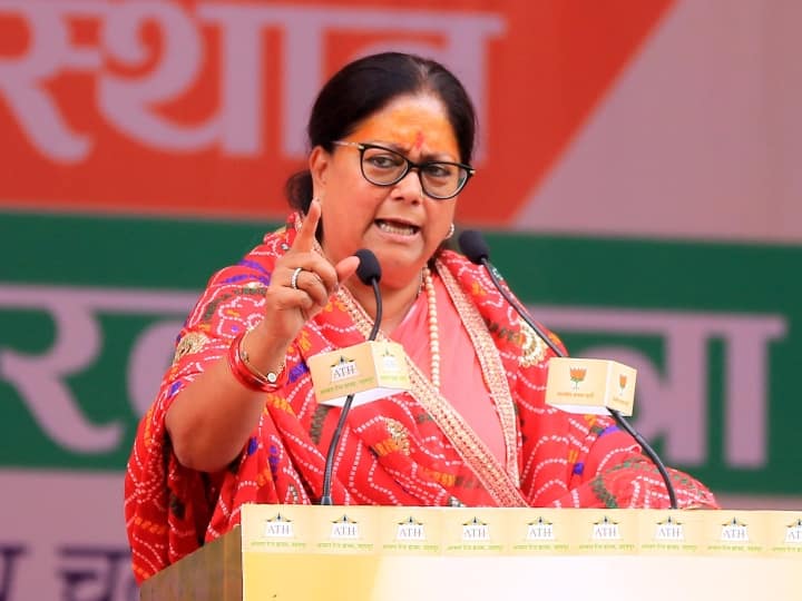 Rajasthan Politics bjp Former CM Vasundhara Raje election masterstroke shocked people ann Rajasthan Politics: पूर्व सीएम राजे का चुनावी मास्टर स्ट्रोक, इस बड़े नेता का नाम लेकर लोगों को चौंकाया