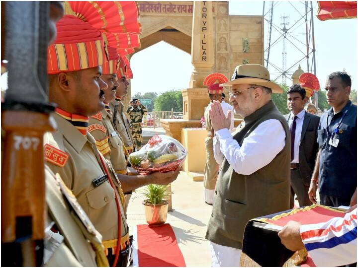 Jaisalmer: अमित शाह ने तनोट मंदिर कॉम्प्लेक्स परियोजना का किया शिलान्यास, बॉर्डर टूरिज्म को मिलेगा बढ़ावा Jaisalmer Amit Shah lays foundation stone of Tanot Mandir Complex project Jaisalmer: अमित शाह ने तनोट मंदिर कॉम्प्लेक्स परियोजना का किया शिलान्यास, बॉर्डर टूरिज्म को मिलेगा बढ़ावा