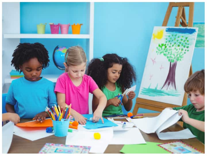Fun And Learning Activities: पढ़ाई-लिखाई के अलावा बच्चों के अच्छे डेवलपमेंट के लिए उन्हें किसी न किसी एक्टिविटी में जरूर डालें. इससे बच्चे का मानसिक और शारीरिक विकास तेजी से होता है.