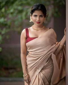 Iswarya menon :அழகோ அழகு அவள் கண்ணழகு...ஐஸ்வர்யா மேனனின் சேலை க்ளிக்ஸ்!