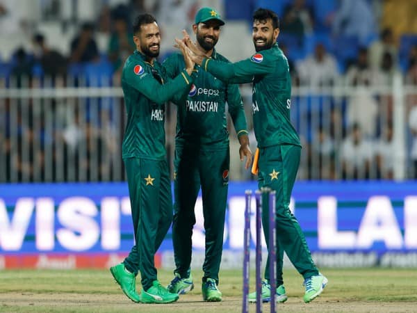 ২ দলের সাক্ষাতে প্রথমে ব্যাটিং করে ৭ বার জয় ছিনিয়ে নিয়েছে শ্রীলঙ্কা। ৫ বার জয় পেয়েছে শ্রীলঙ্কা।
