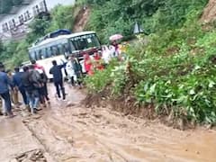 केदारघाटी में देर रात से आफत बनकर बरस रही बारिश, चोपता को जोड़ने वाला राजमार्ग भी बंद