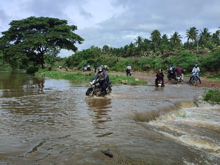 கோவை : நொய்யல் ஆற்றில் வெள்ளப்பெருக்கு ; தரைப்பாலங்கள் நீரில் மூழ்கியதால் போக்குவரத்து பாதிப்பு