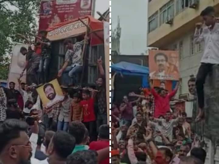 Eknath Shinde and Uddav Thackeray supporters face to face in ganpati immersion procession Pune Ganpati Visarjan 2022 : पुण्यातील विसर्जन मिरवणुकीत एकनाथ शिंदे अन् उद्वव ठाकरे समर्थक आमने-सामने; फोटो दाखवत केला चिथावण्याचा प्रयत्न