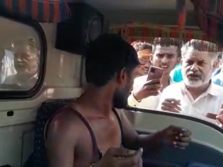 Raebareli News Loader driver was attacked as a child thief then police take this action ANN Raebareli News: लोडर चालक को बच्चा चोर समझकर बुरी तरह पीटा, मौके पर पहुंंचे सिपाही ने दिखायी जांबाजी