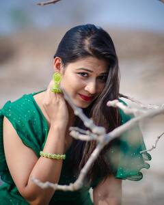 Inaya Sultana: పచ్చ డ్రెస్లో చూపులతోనే కట్టిపడేస్తున్న 'బిగ్ బాస్' బ్యూటీ ఇనయా సుల్తానా