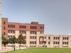 ग्रेटर नोएडा: जीसस एंड मैरी कॉन्वेंट स्कूल के छात्रों को राहत, 15 दिन में मिलेगी फीस, डीएम ने किया फैसला