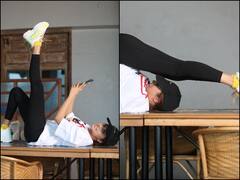 OMG! डायनिंग टेबल पर लेटकर फोन चलाते हुए Tina Datta ने किया योग, फनी पोज देती आईं नजर, देखें फोटोज