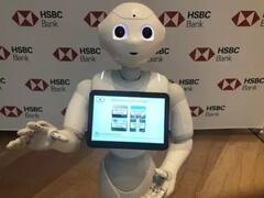 Robot Bank Branches: ਕਰਜ਼ਾ ਲੈਣ ਲਈ ਬੈਂਕ ਪਹੁੰਚਿਆ ਰੋਬੋਟ, ਬ੍ਰਾਂਚ 'ਚ ਪਹੁੰਚ ਕੇ CEO ਨੇ ਸੌਂਪਿਆ Sanction Letter, ਹੋਈ ਖ਼ੂਬ ਚਰਚਾ