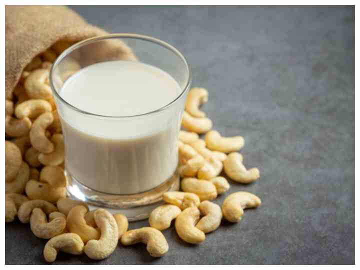 cashew milk health benefits in hindi अगर गाय-भैंस के दूध से एलर्जी है तो पिएं काजू का दूध, फायदे ऐसे कि खुद कहें वाह!