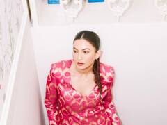 PHOTO: गौहर खानचा बॉस लेडी लूक, फोटो पाहून चाहते घायाळ!