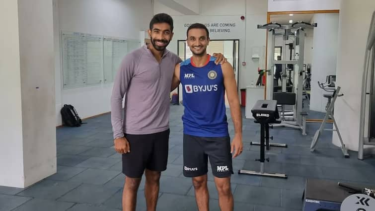 Jaspit Bumrah and Harshal Patel pass fitness test to be recalled for T20 World Cup 2022 T20 World Cup: ফিটনেস পরীক্ষায় উত্তীর্ণ হয়ে ভারতের বিশ্বকাপ দলে ডাক পেতে চলেছেন হর্ষল, বুমরা?