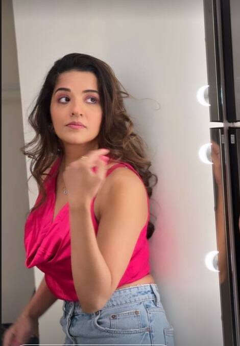 Monalisa Instagram Photos: भोजपुरी एक्ट्रेस मोनालिसा (Monalisa) की गिनती इंडस्ट्री की टॉप एक्ट्रेस में की जाती है. अपने ग्लैमरस लुक को लेकर हमेशा लाइमलाइट में बनी रहती है.