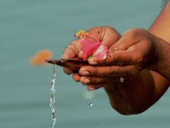 Pitru Paksha 2022: શ્રાદ્ધમાં પિતૃને પ્રસન્ન કરવા માટે આ વિધિ વિધાનથી ઘરે કરો પૂજન-અર્ચન
