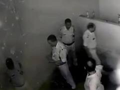 சரியாக வேலை செய்யவில்லை....2 மணி நேரம் லாக்-அப்பில் அடைக்கப்பட்ட காவலர்கள்... எஸ்.பிக்கு வலுக்கும் கண்டனம்!