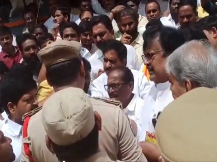 Gudiwada Tdp leaders protest police complaint on ysrcp mla Kodali nani TDP Protest : గుడివాడలో ఉద్రిక్తత, కొడాలి నాని కామెంట్స్ పై టీడీపీ శ్రేణుల ఆందోళన