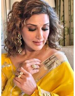 Sonali Bendre Pics: ਪੀਲੀ ਸਾੜ੍ਹੀ 'ਚ ਸੂਰਜ ਦੀਆਂ ਕਿਰਨਾਂ ਵਾਂਗ ਚਮਕਦੀ ਨਜ਼ਰ ਆਈ ਸੋਨਾਲੀ ਬੇਂਦਰੇ, ਵੇਖੋ ਤਸਵੀਰਾਂ