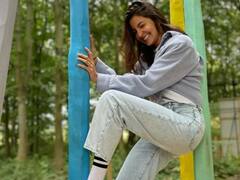 बेटी वामिका संग अनुष्का शर्मा ने की ऐसी मस्ती, वायरल हो गई तस्वीर