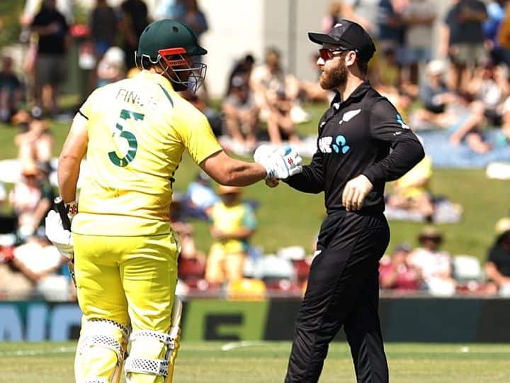Aaron Finch got guard of honour ahead of final ODI match by New Zealand players AUS vs NZ: न्यूजीलैंड के खिलाड़ियों ने Aaron Finch को तीसरे वनडे से पहले दिया 'गार्ड ऑफ ऑनर', देखें वीडियो