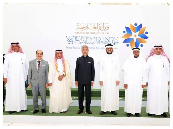 'India-Saudi Arabia Ties Hold Promise Of Shared Growth, Prosperity': EAM Jaishankar In First Visit As Foreign Minister 'India-Saudi Arabia Ties Hold Promise Of Shared Growth, Prosperity': EAM Jaishankar In First Visit As Foreign Minister 'India-Saudi Arabia Ties Hold Promise Of Shared Growth, Prosperity': EAM Jaishankar In First Visit As Foreign Minister