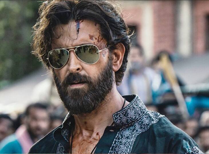 Hrithik Roshan to be seen in back to back four films including Vikram Vedha, Fighter and more विक्रम वेधा के बाद बैक टू बैक फिल्मों में नज़र आएंगे Hrithik Roshan, चार फिल्मों पर दांव पर लगे हैं इतने करोड़ रुपये!
