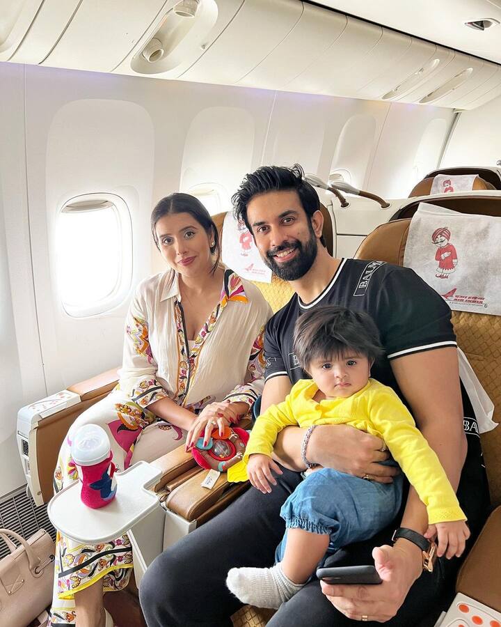 चारू और राजीव पिछले कुछ महीनों से तलाक की खबरों को लेकर चर्चा में थे. दोनों ने हाल में तलाक न लेने की घोषणा करके अपनी शादी को बचाने का फैसला लिया था. चारू और राजीव साल 2019 में शादी के बंधन बंधे थे.