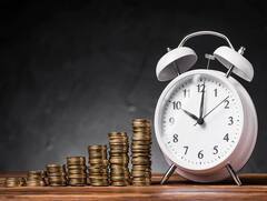 Tax Saving FDs:આ પ્રાઇવેટ બેન્ક સીનિયર સિટીઝન કસ્ટમર્સને ટેક્સ સેવિંગ એફડી પર આપી રહી છે 7.50 ટકા સુધી રિટર્ન