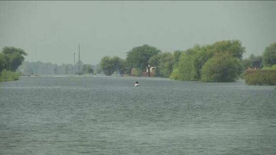 Pakistan troubled by the devastation of Floods, people forced to live in camps