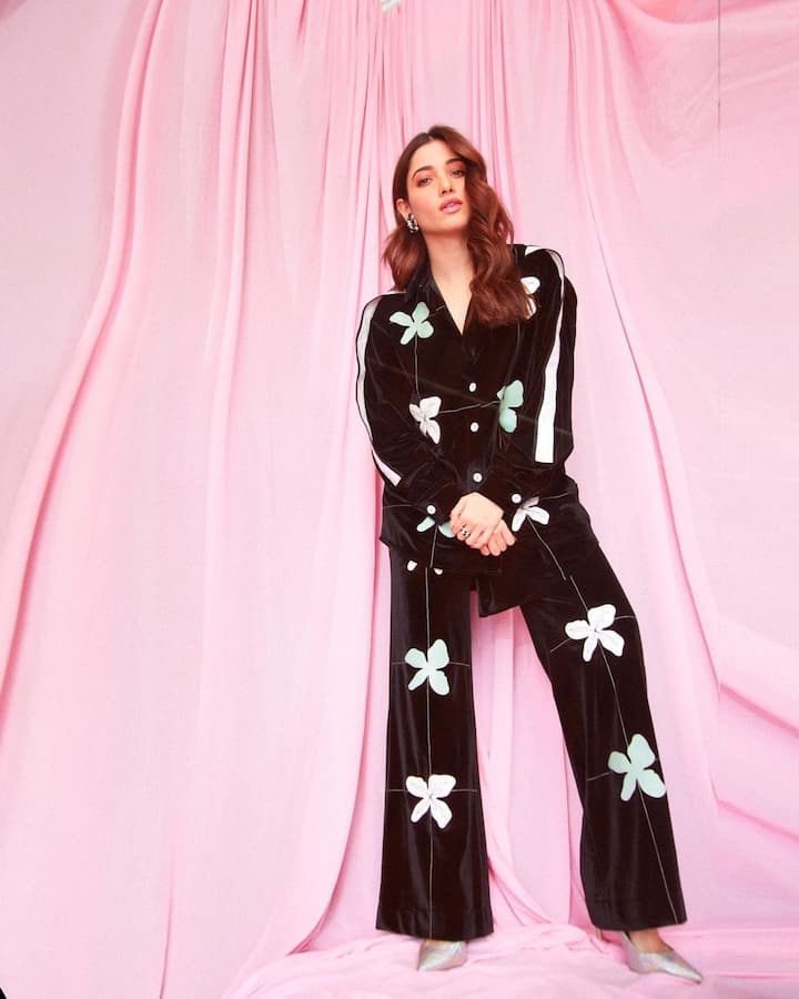 दाक्षिणात्य सिनेसृष्टीतच नाही तर बॉलिवूडमध्ये देखील अभिनेत्री तमन्ना भाटियाने तिची ओळख निर्माण केलीय. (फोटो सौजन्य :tamannaahspeaks/इंस्टाग्राम)