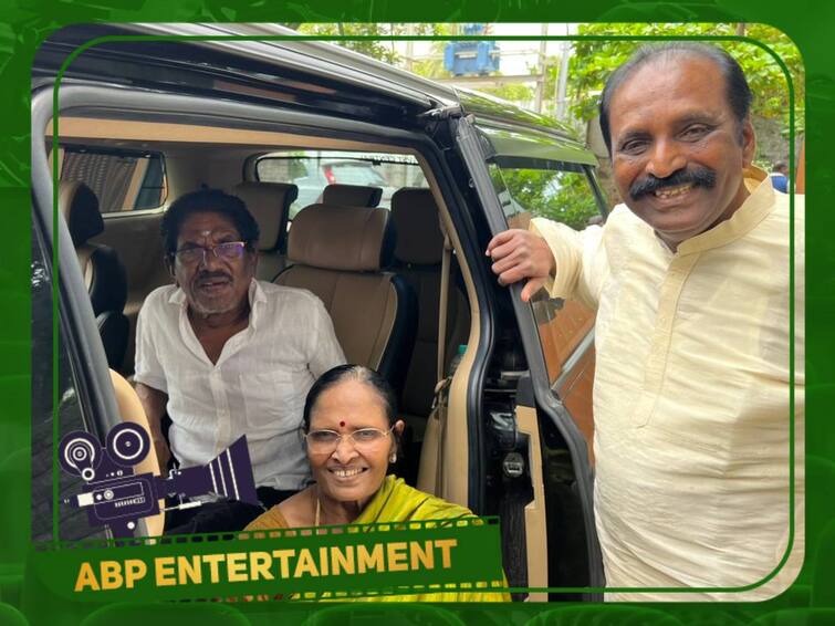 Vairamuthu posted a tweet with director bharathi raja photo மீண்டும் புன்னகை.. நம்பிக்கை எழுதிய நல்லோவியம்..பாரதிராஜாவுடன் வைரமுத்து.. வைரல் புகைப்படம்!