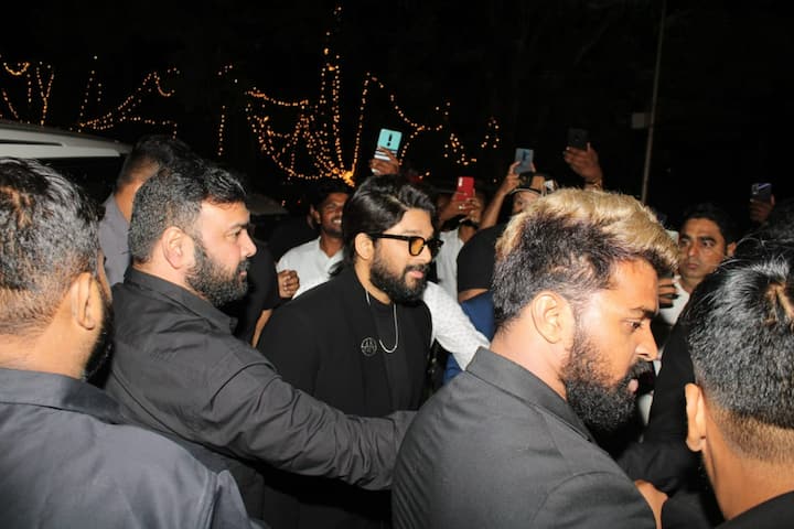 బెంగుళూరులోని గార్జెన్ సిటీలో సైమా వేడుకల ఫంక్షన్ అట్టహాసంగా మొదలైంది.