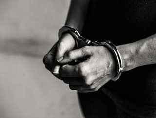 Surat : રસ્તામાં અજાણ્યા લોકોને લિફ્ટ આપતાં પહેલા વાંચી લો આ સમાચાર, વાંચીને પગ નીચેથી સરકી જશે જમીન