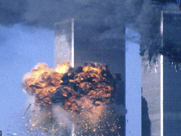 इस आतंकी हमले में 2974 लोगों की जान चली गई थी. भयावह घटना को अंजाम देने वाले 19 आतंकियों की भी मौत हुई थी.