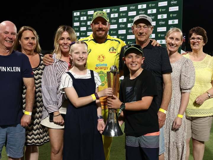 australia win against new zealand 3rd odi aaron finch thankful wife and kids AUS vs NZ: Aaron Finch ने करियर के आखिरी वनडे के बाद वाइफ को कहा शुक्रिया, जानें क्या है कारण