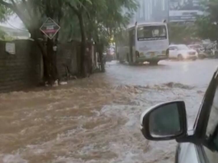 heavy rain in pune district Warning to citizens Rain Update :  पुण्यात ढगफुटी, मुसळधार पावसाने रस्ते पाण्याखाली, घरात पाणी शिरल्याने नागरिकांची तारांबळ