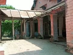 ऐतिहासिक संयुक्त अस्पताल बना शराबियों और मनचलों का अड्डा, रात होते ही जमकर मचाते हैं उत्पात