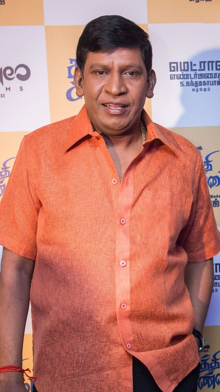 நகைச்சுவை நடிகர் வடிவேலு 300- க்கும் மேற்பட்ட படங்கள் நடித்துள்ளார்