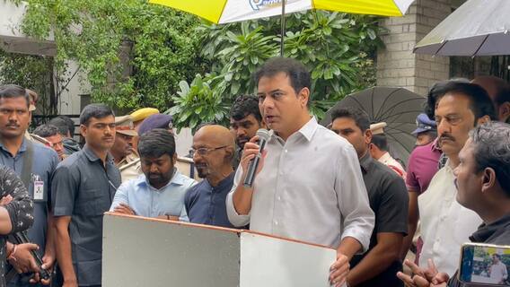 Minister KTR Pays Tribute: కృష్ణంరాజు అంత్యక్రియలను ప్రభుత్వ లాంఛనాలతో నిర్వహిస్తామన్న KTR