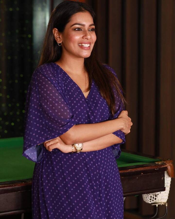 நெஞ்சுக்குள்ளே நீ மின்னல் அடிப்ப கண்ணுக்குள்ள நீ கதைப் படிப்ப ...